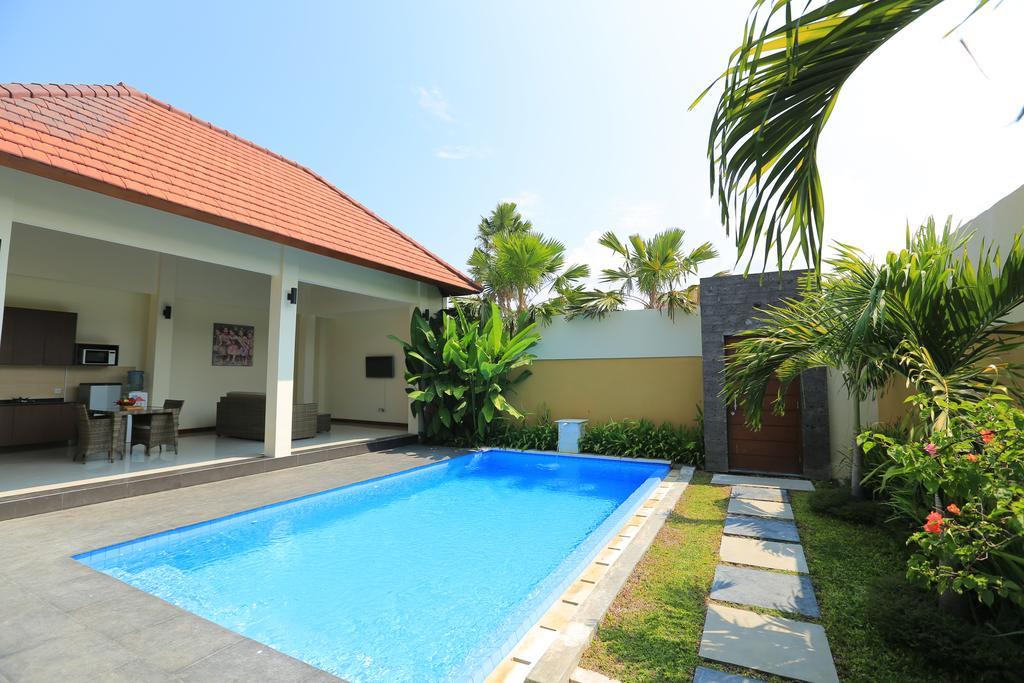 Putri Bali Villa Seminyak  Ngoại thất bức ảnh